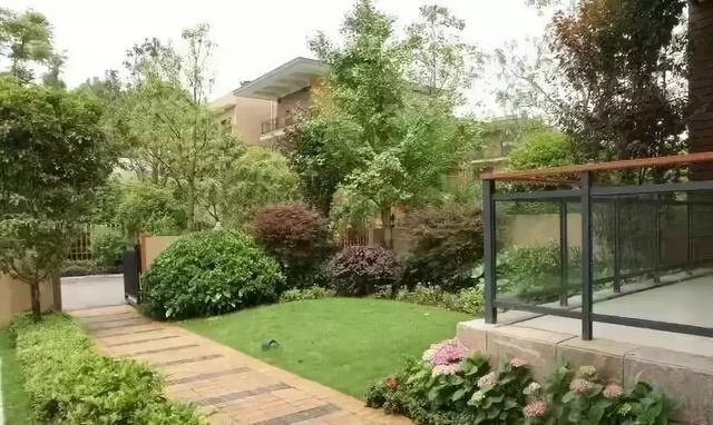 花園草坪的種植方法與養(yǎng)護管理經(jīng)驗